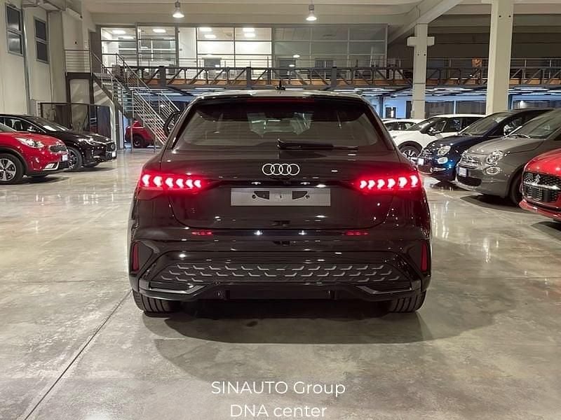 Ny Audi A3 Sportback S-Line 150 HK (110 kW) 2026 Svart Halvkombi