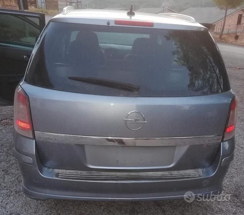 Usata Opel Astra 125 CV (91 kW) 2009 Grigio Station wagon