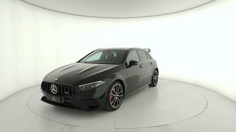 Nero Nuova 2025 Mercedes A35 AMG AMG Tre volumi | 52.690 € (Buon prezzo) - Immagine 1/4