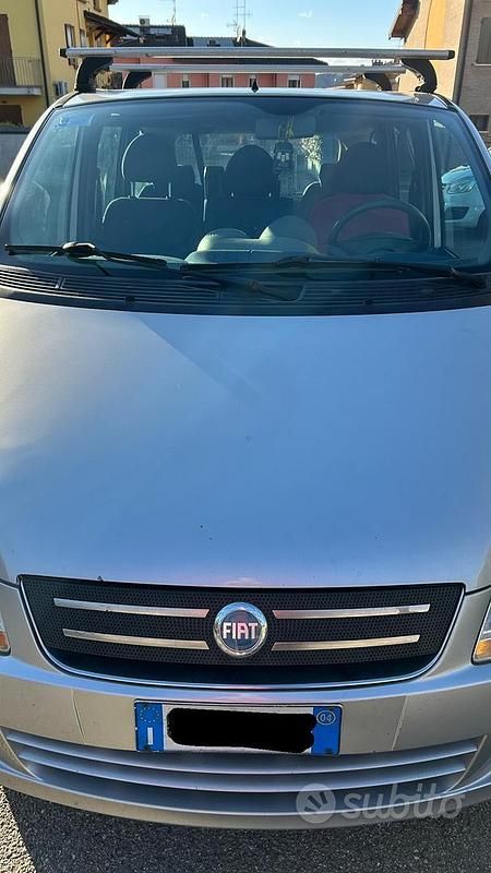 Usata Fiat Multipla 103 CV (75 kW) 2004 Grigio Monovolume