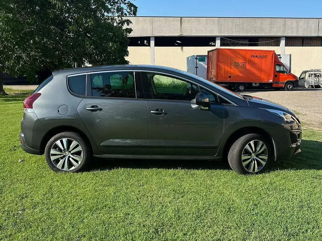 Usata Peugeot 3008 Allure 156 CV (114 kW) 2015 Grigio Station wagon