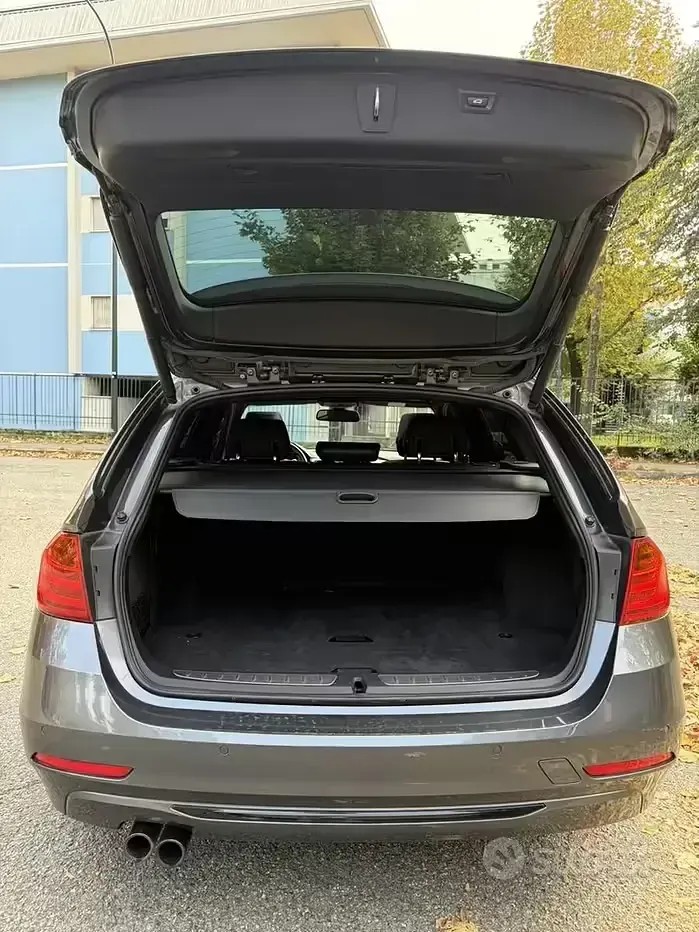 Usata BMW 330 Sport Line 258 CV (189 kW) 2012 Grigio Station wagon
