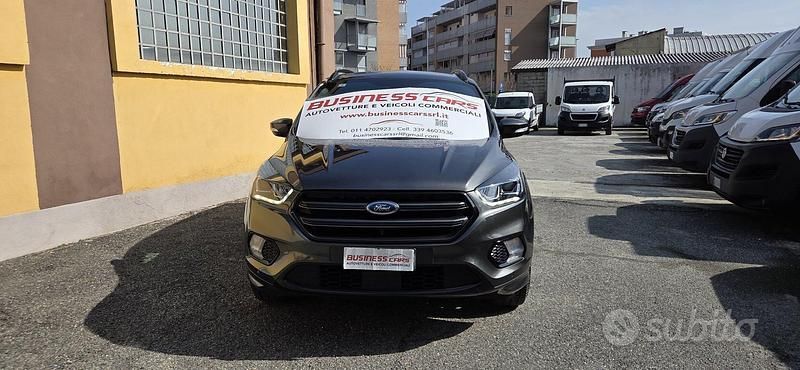 Usata Ford Kuga ST-Line 120 CV (88 kW) 2019 Grigio SUV