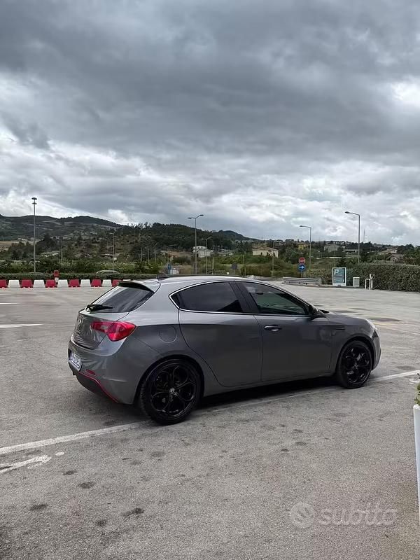 Brugt Alfa Romeo Giulietta Progression 105 HK (77 kW) 2011 Hatchback