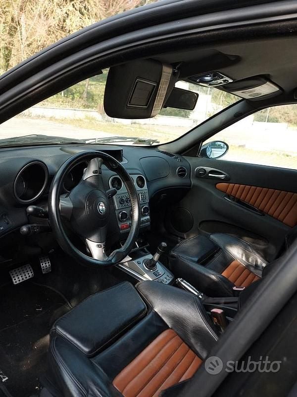 Usata Alfa Romeo 156 GTA 250 CV (183 kW) 2003 Verde Berlina