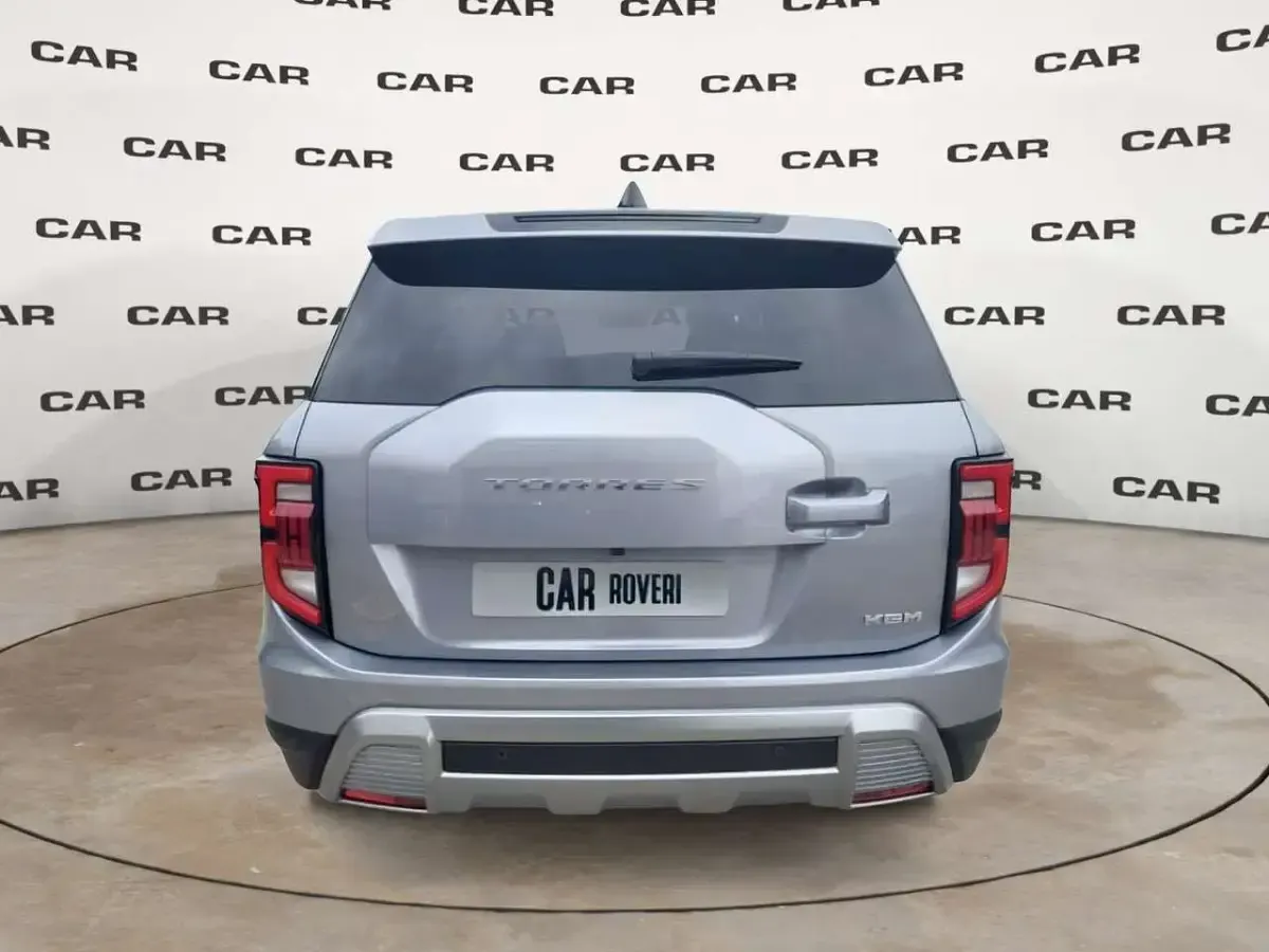 Nuova KGM Torres 163 CV (119 kW) 2026 Grigio SUV