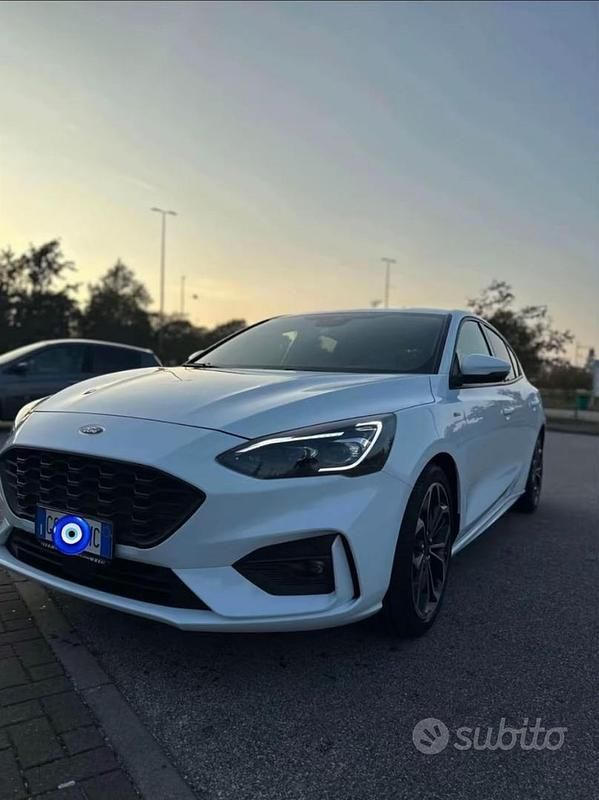 Usata Ford Focus 125 CV (91 kW) 2021 Bianco Berlina