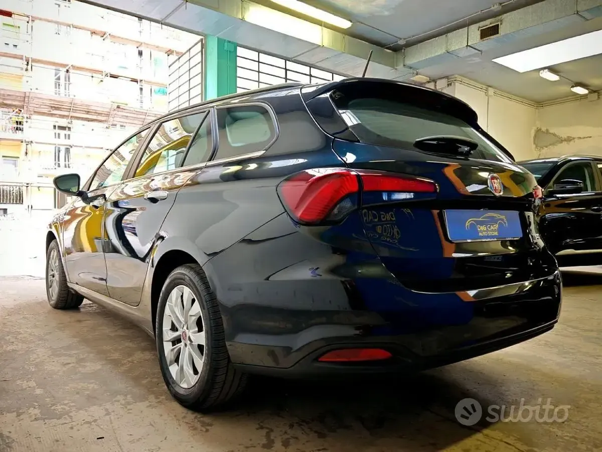 Occasion Fiat Tipo Lounge 120 ch (88 kW) 2021 Noir Break