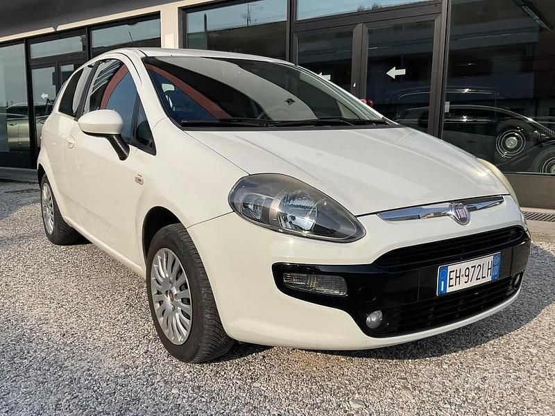 Usata Fiat Punto Evo Active 77 CV (56 kW) 2011 Bianco Utilitaria