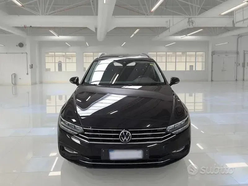 Usata VW Passat Business 150 CV (110 kW) 2022 Nero Station wagon