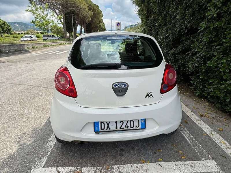 Bianco Usata 2009 Ford Ka Collection Due volumi | 4300 € (Buon prezzo) - Immagine 1/4