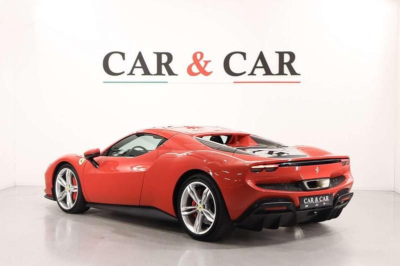 Usata Ferrari 296 829 CV (609 kW) 2024 Rosso Cabrio