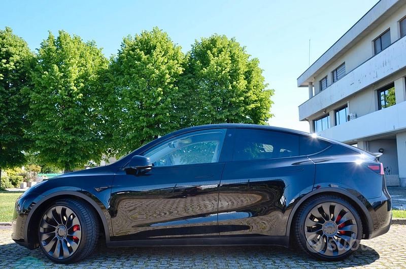 Gebraucht Tesla Model Y Performance 338 kW (460 PS) 2023 Schwarz SUV