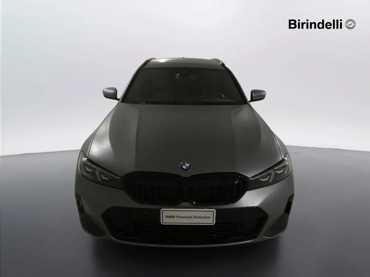 Usata BMW 330 M Sport 2023 Frozen pure grey metallic Station wagon