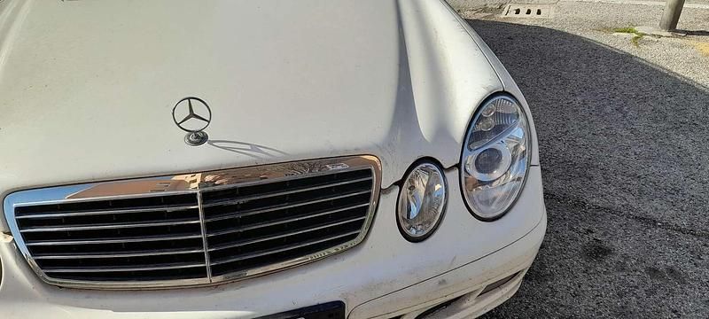 Usata Mercedes 220 Classic 150 CV (110 kW) 2005 Bianco Station wagon