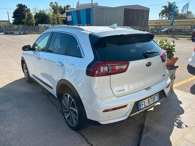Usata Kia Niro Style 104 CV (76 kW) 2018 Bianco SUV