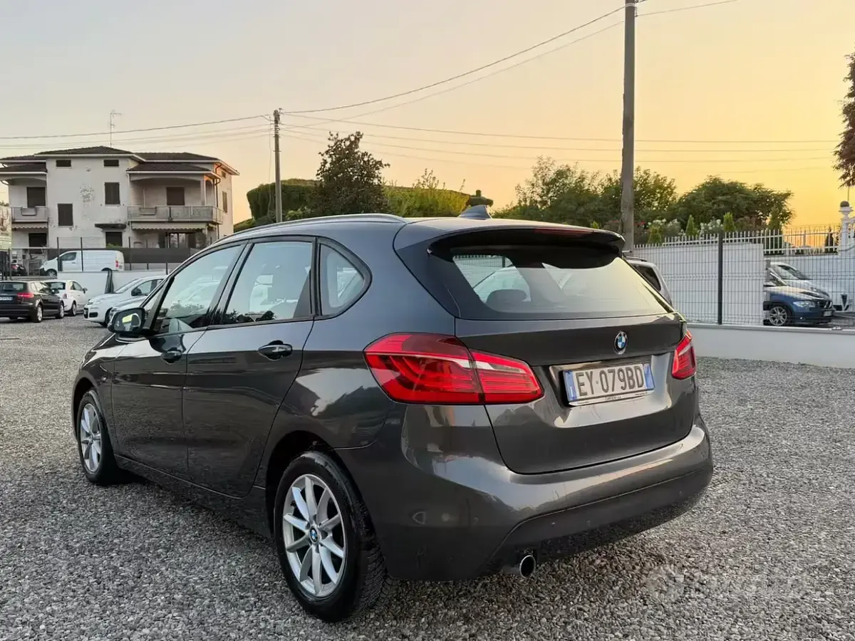 Usata BMW 218 Advantage 150 CV (110 kW) 2015 Grigio Station wagon