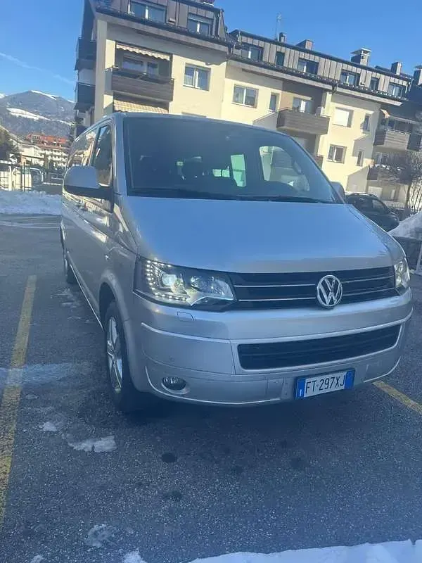 Usata VW Caravelle Comfortline 179 CV (131 kW) 2014 Grigio Furgone