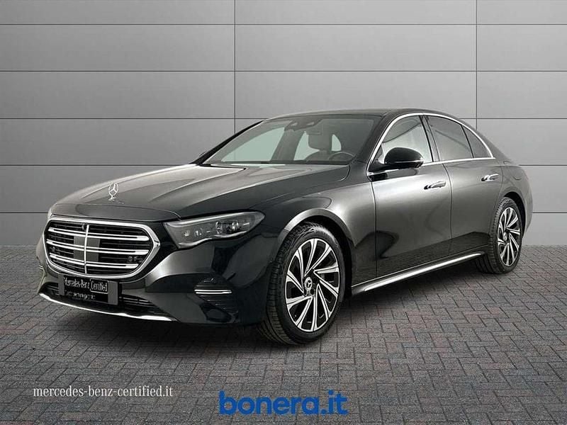 Blu Usata 2024 Mercedes E300 Premium Tre volumi | 53.900 € (Super prezzo) - Immagine 1/3
