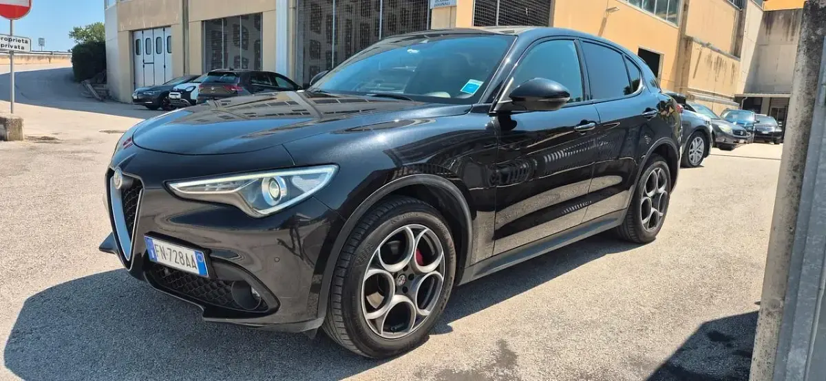 Usata Alfa Romeo Stelvio Executive 210 CV (154 kW) 2018 Nero SUV