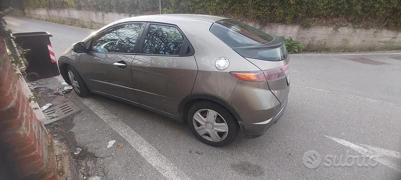 Usata Honda Civic 140 CV (102 kW) 2006 Grigio Berlina