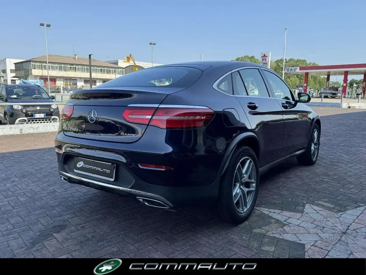 Usata Mercedes GLC250 Premium 204 CV (150 kW) 2018 Blu SUV