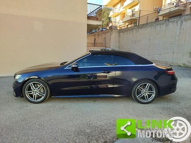 Usata Mercedes E220 Premium 194 CV (142 kW) 2019 Blu Cabrio