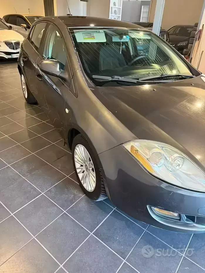 Usata Fiat Bravo 120 CV (88 kW) 2008 Marrone Utilitaria