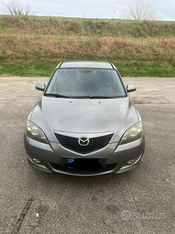 Grigio Usata 2005 Mazda 3 Tre volumi | 1000 € (Super prezzo) - Immagine 1/4