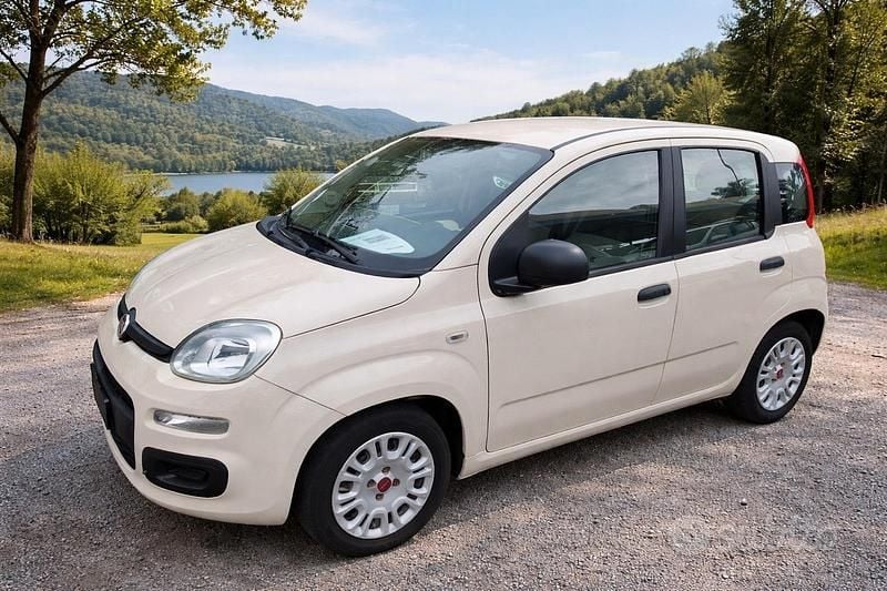 Usata Fiat Panda Easy 69 CV (50 kW) 2015 Bianco Utilitaria