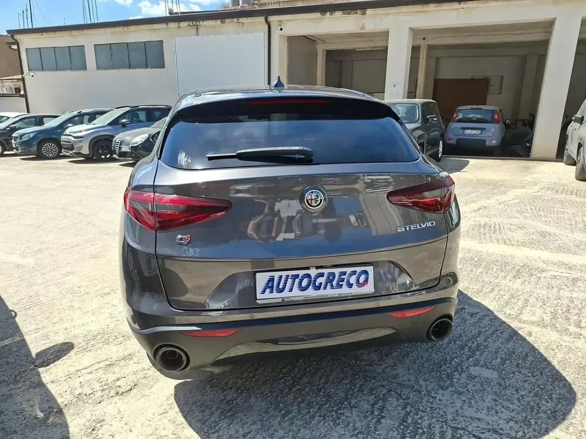 Usata Alfa Romeo Stelvio Sprint 190 CV (139 kW) 2022 Grigio SUV