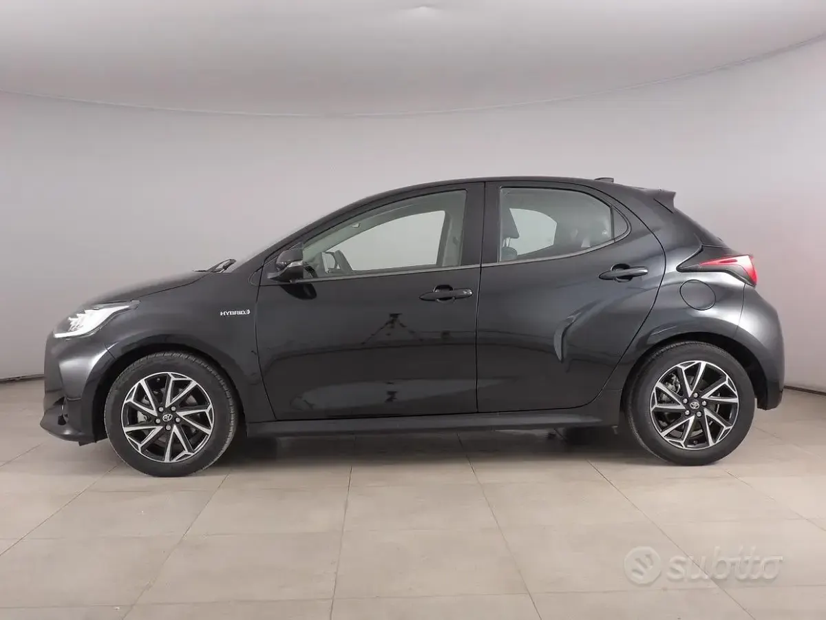 Usata Toyota Yaris Hybrid Trend 2022 Nero Berlina