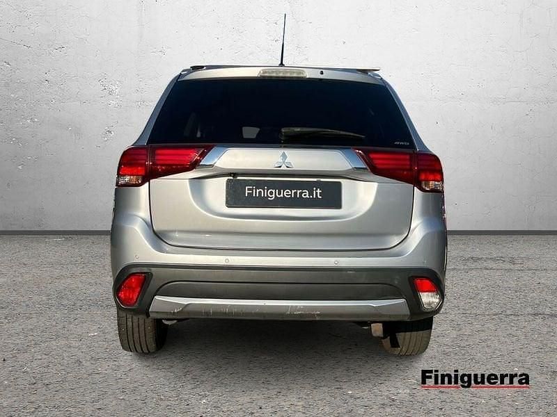 Usata Mitsubishi Outlander Instyle 150 CV (110 kW) 2016 Other SUV