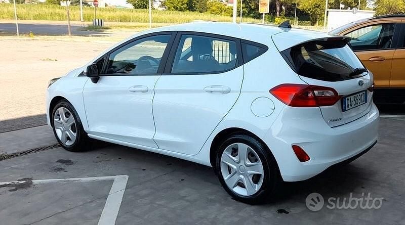 Usata Ford Fiesta 75 CV (55 kW) 2020 Bianco Utilitaria