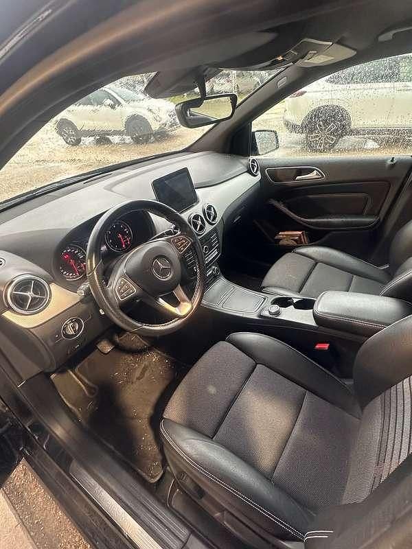 Usata Mercedes B200 136 CV (100 kW) 2019 Nero Monovolume