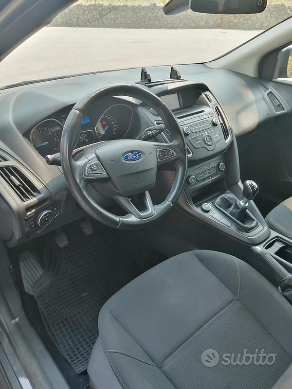 Usata Ford Focus 120 CV (88 kW) 2016 Grigio Berlina