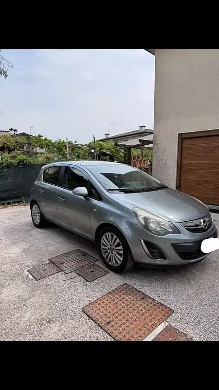 Usata Opel Corsa Edition 86 CV (63 kW) 2014 Utilitaria
