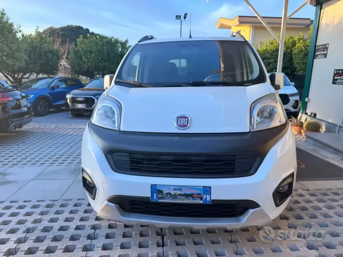 Usata Fiat Qubo Trekking 95 CV (69 kW) 2017 Bianco Monovolume