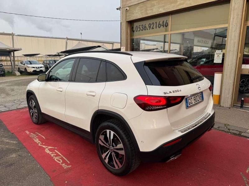 Usata Mercedes GLA200 150 CV (110 kW) 2021 Bianco SUV