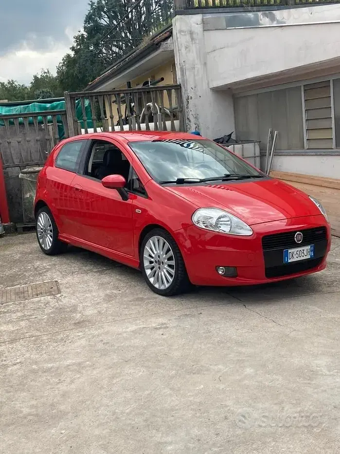 Usata Fiat Grande Punto 90 CV (66 kW) 2007 Rosso Utilitaria