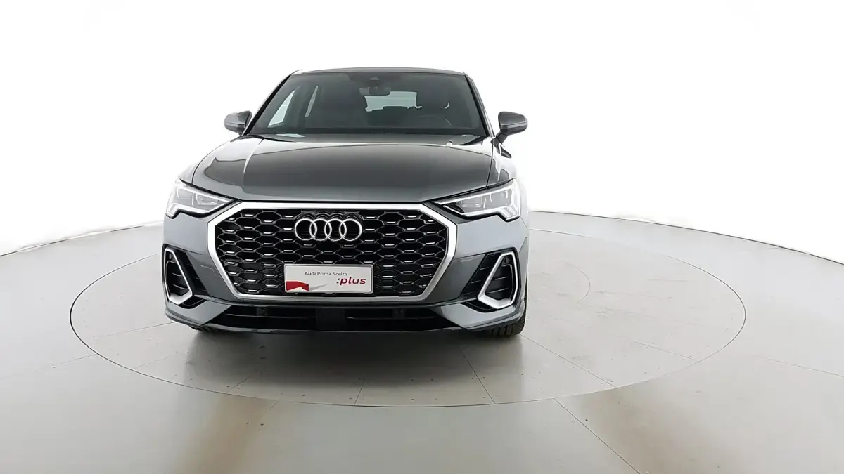 Usata Audi Q3 Sportback S-Line 150 CV (110 kW) 2025 Grigio daytona perlato SUV