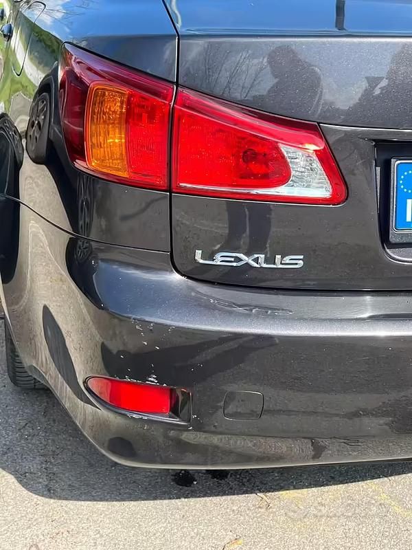Usata Lexus IS220d Sport Line 177 CV (130 kW) 2009 Marrone Berlina