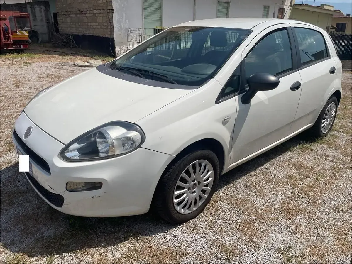 Usata Fiat Punto Street 75 CV (55 kW) 2014 Bianco Utilitaria