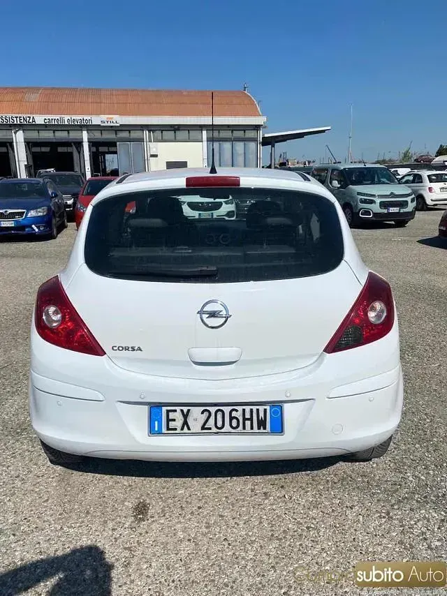 Usata Opel Corsa 84 CV (61 kW) 2014 Bianco Utilitaria
