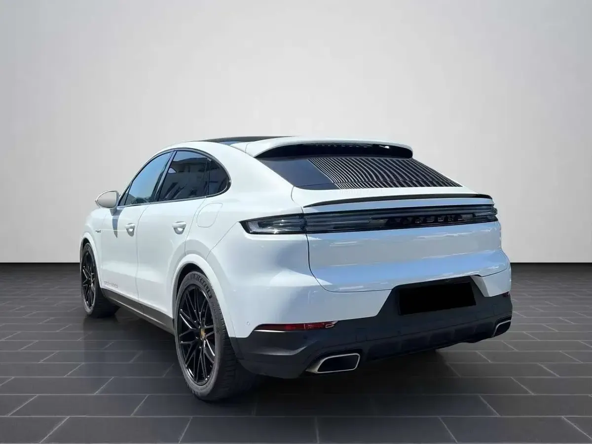 Usata Porsche Cayenne Sport 470 CV (345 kW) 2025 Bianco metallizzato SUV
