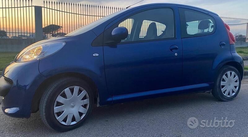 Usata Peugeot 107 2007 Blu Utilitaria
