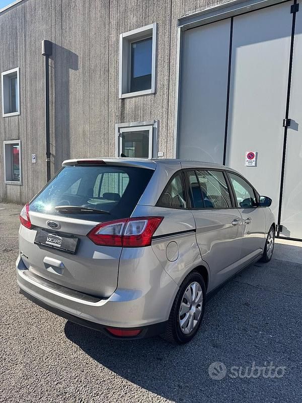Begagnad Ford C-MAX 116 HK (85 kW) 2013 Grå Minibuss