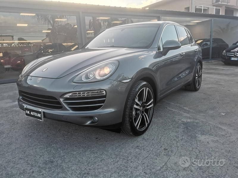 Usata Porsche Cayenne 245 CV (180 kW) 2012 Grigio SUV