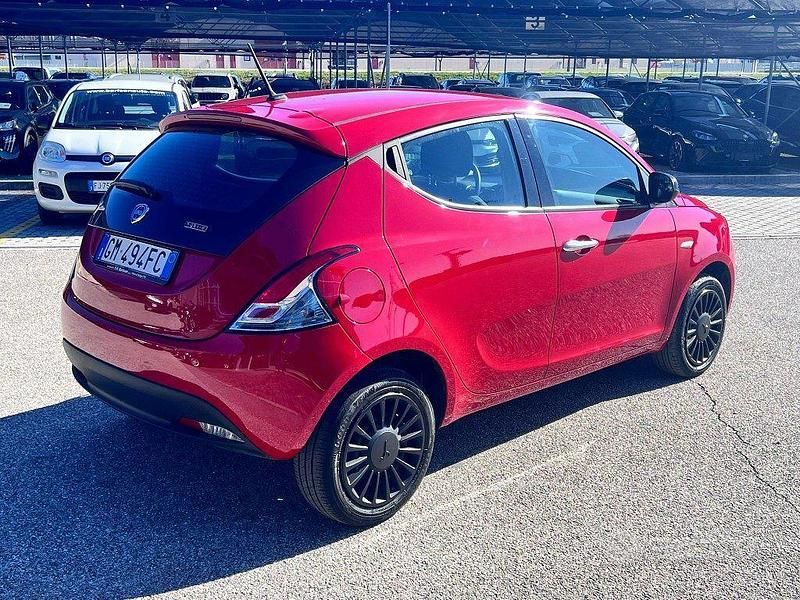 Usata Lancia Ypsilon S 69 CV (50 kW) 2022 Rosso Utilitaria