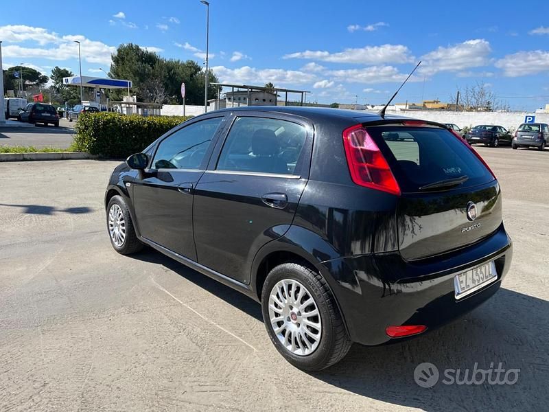 Usata Fiat Punto Street 75 CV (55 kW) 2015 Nero Utilitaria